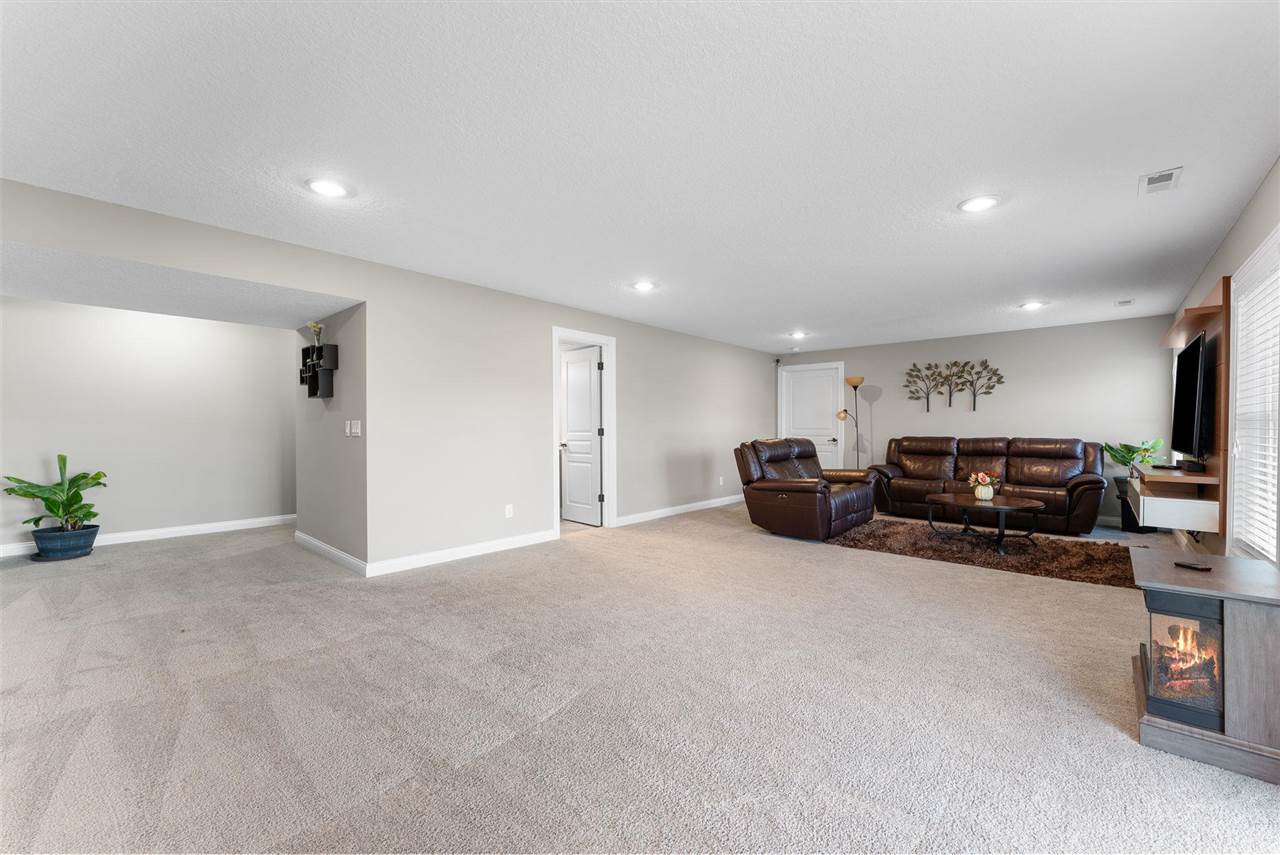 4390 Tranquility Trail Bettendorf IA 52722