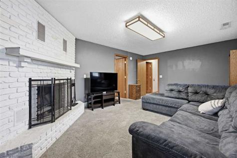84 Amhurst Street Iowa City IA 52245
