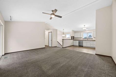 2012 SW Holly Meadow Avenue Cedar Rapids IA 52404