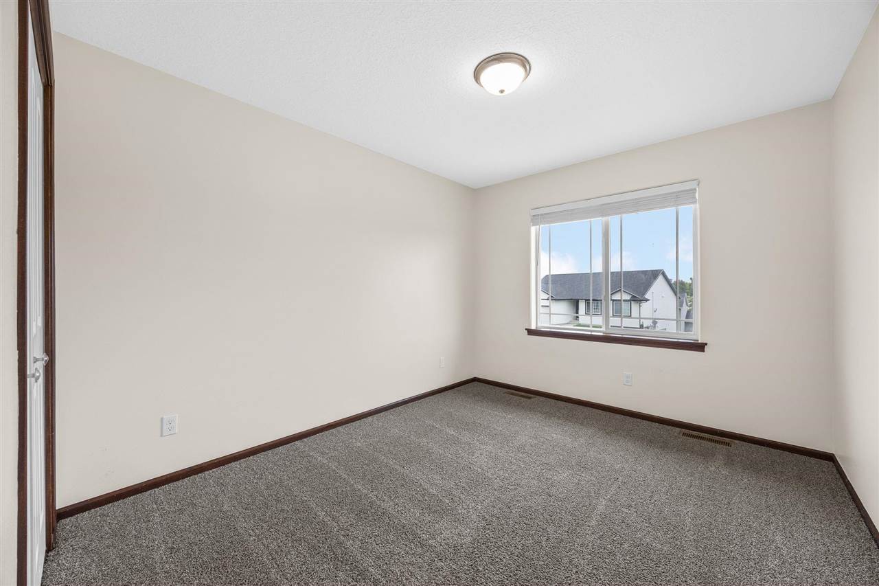 2012 SW Holly Meadow Avenue Cedar Rapids IA 52404
