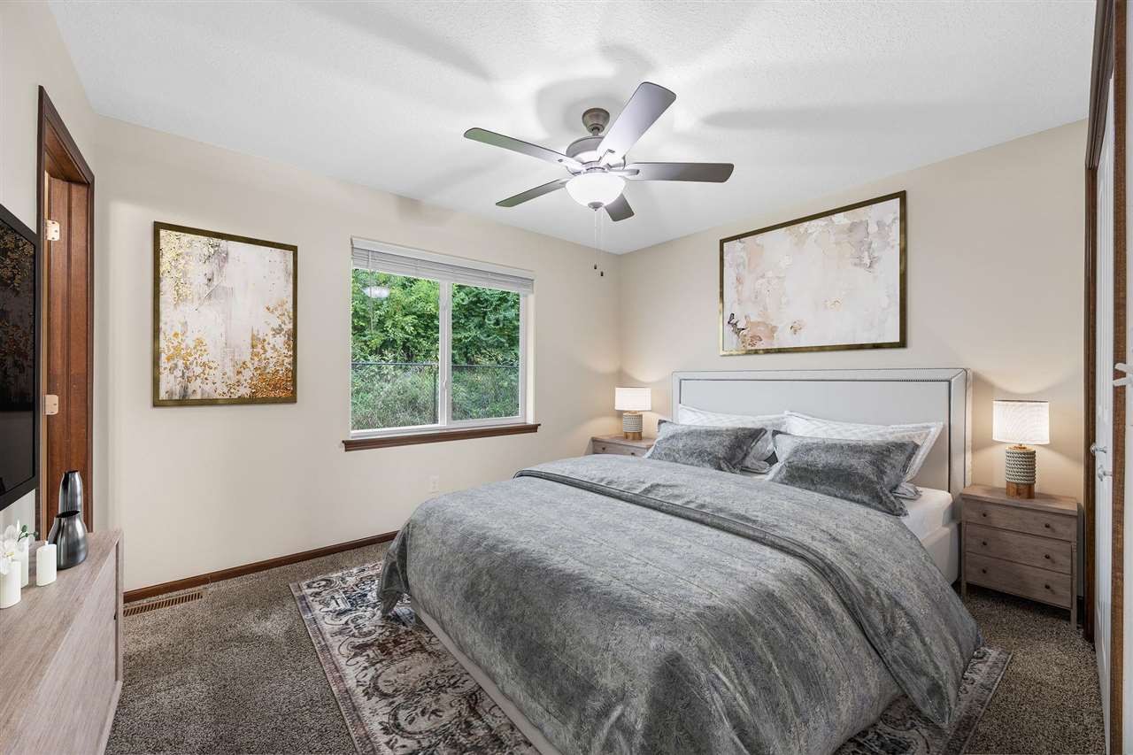 2012 SW Holly Meadow Avenue Cedar Rapids IA 52404