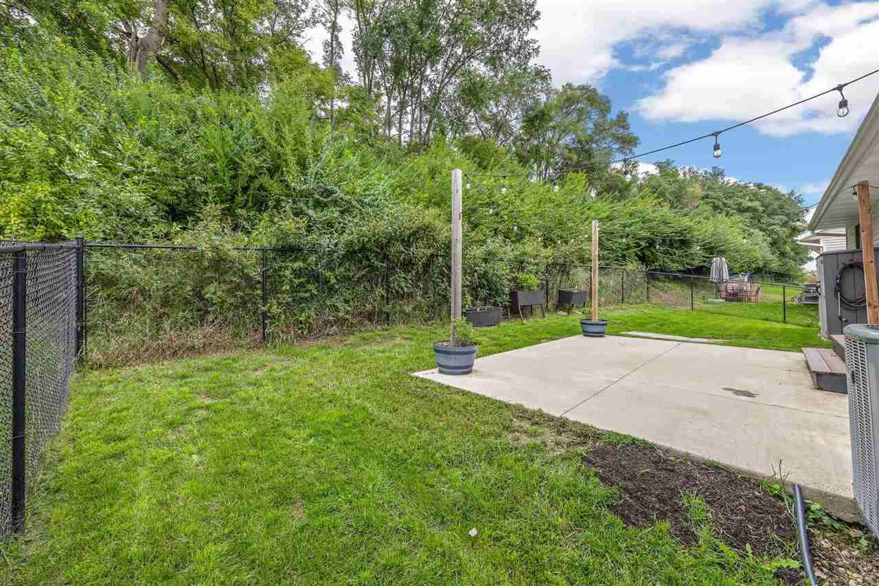 2012 SW Holly Meadow Avenue Cedar Rapids IA 52404