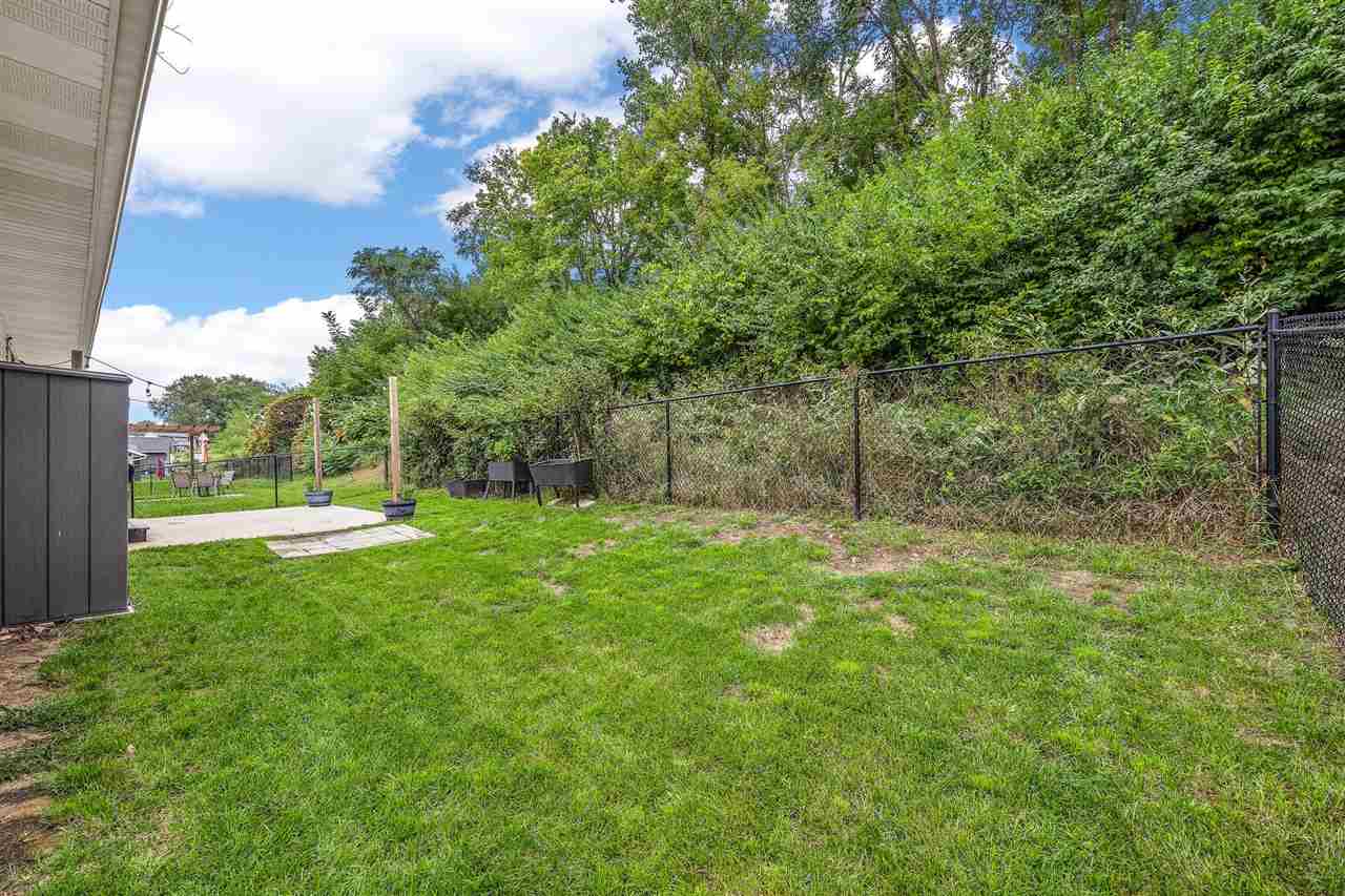 2012 SW Holly Meadow Avenue Cedar Rapids IA 52404