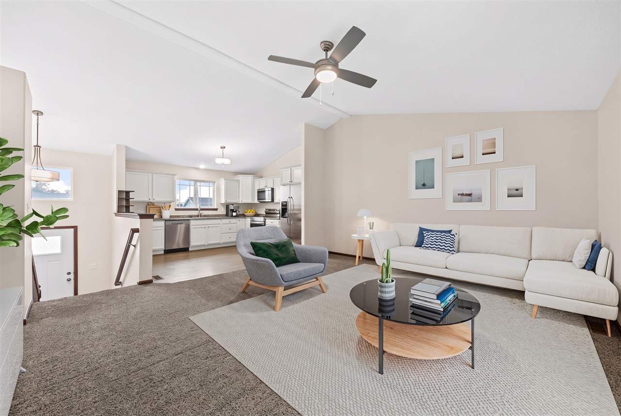 2012 SW Holly Meadow Avenue Cedar Rapids IA 52404