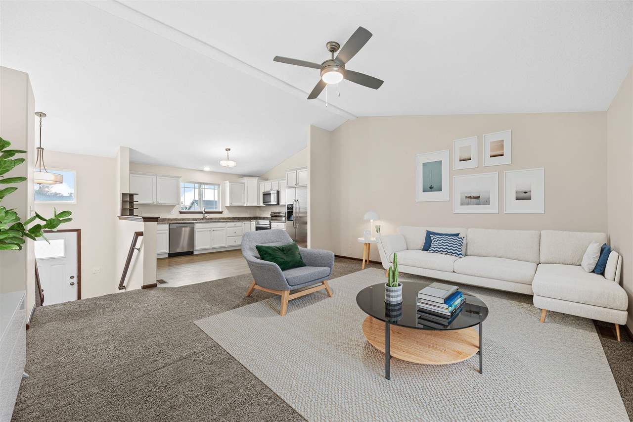 2012 SW Holly Meadow Avenue Cedar Rapids IA 52404