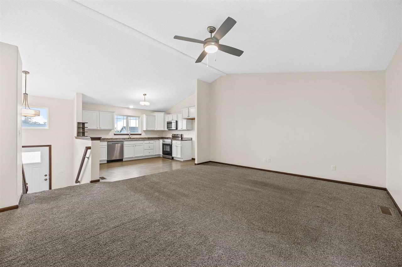 2012 SW Holly Meadow Avenue Cedar Rapids IA 52404