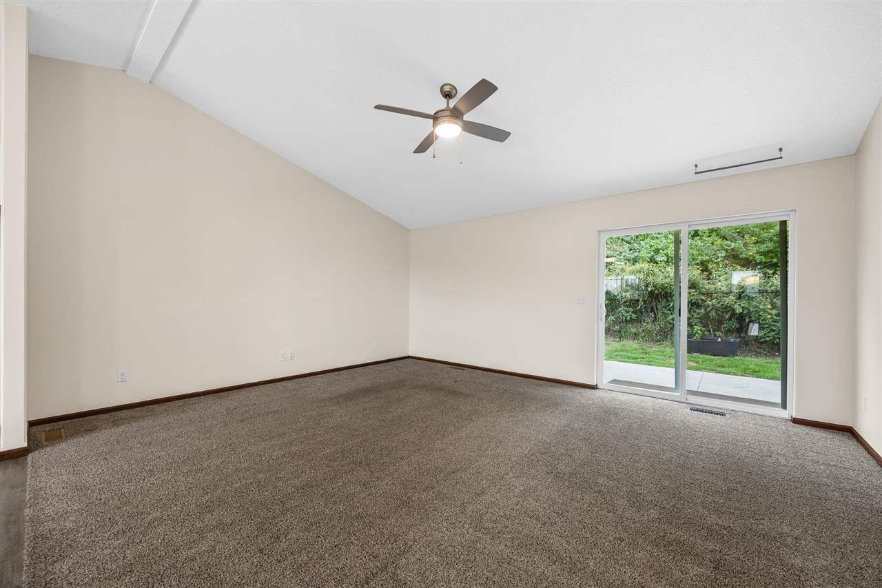 2012 SW Holly Meadow Avenue Cedar Rapids IA 52404