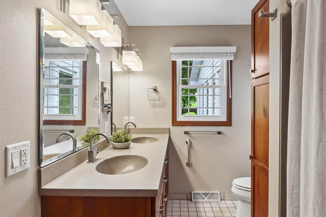 128 Country Club Road Williamsburg IA 52361