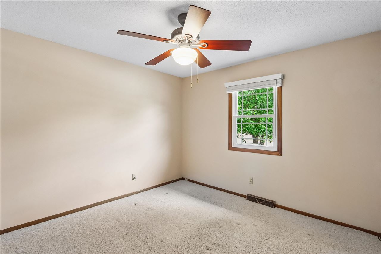 128 Country Club Road Williamsburg IA 52361