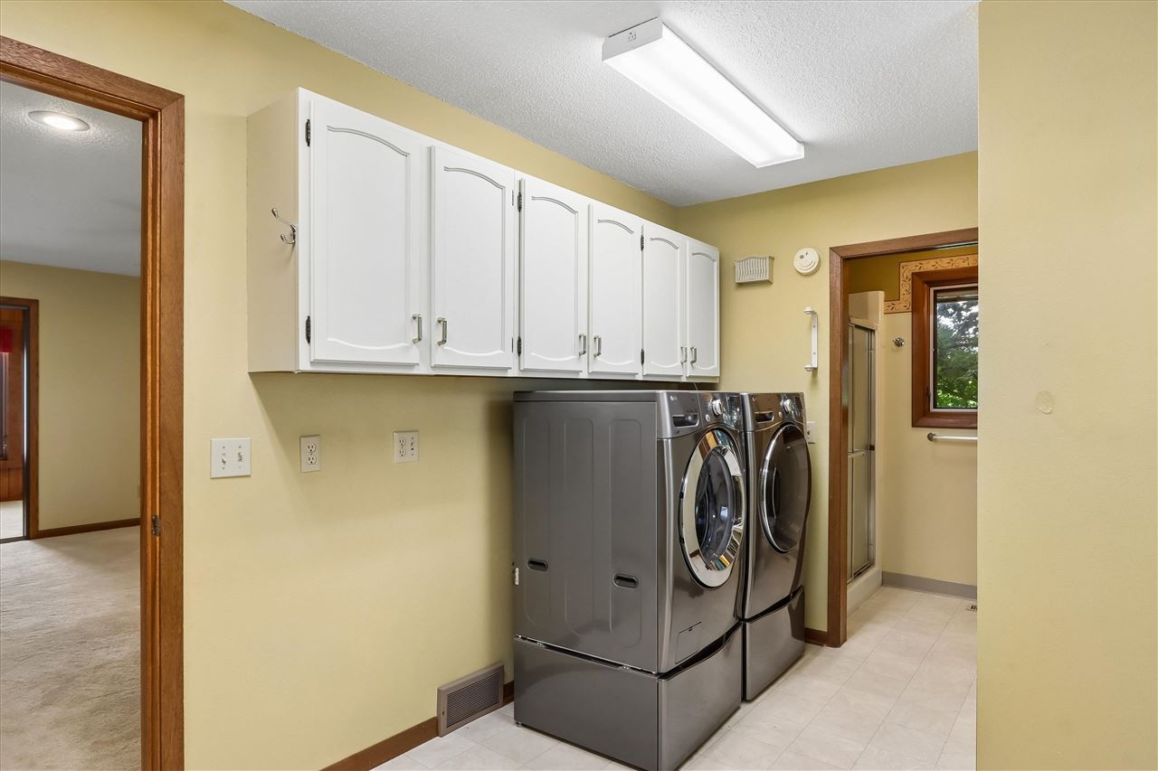 128 Country Club Road Williamsburg IA 52361