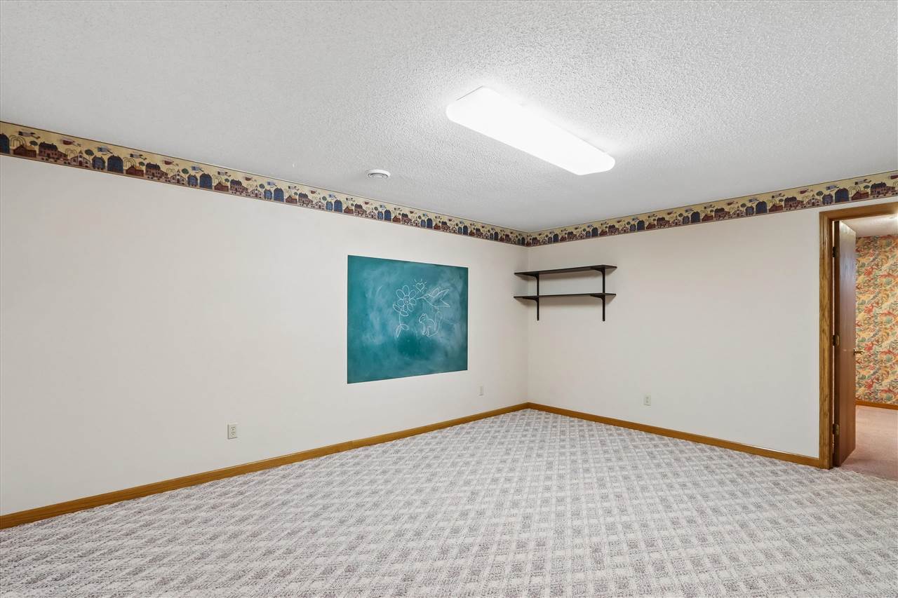 128 Country Club Road Williamsburg IA 52361