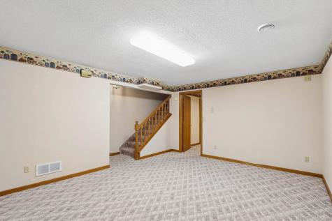 128 Country Club Road Williamsburg IA 52361