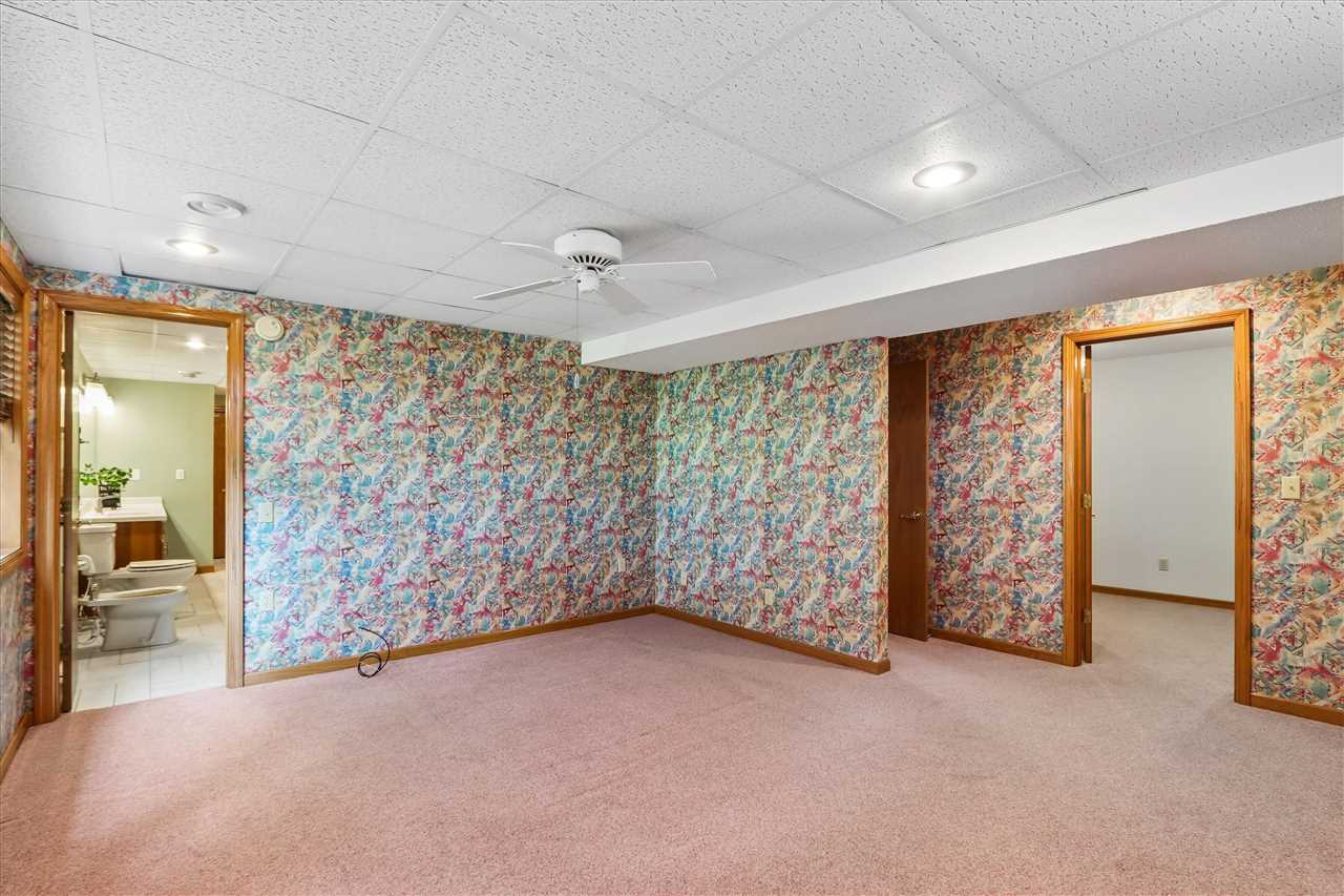 128 Country Club Road Williamsburg IA 52361