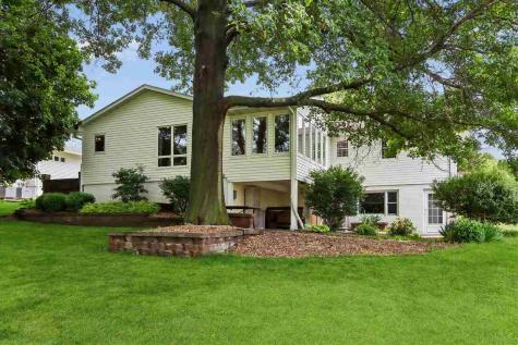 128 Country Club Road Williamsburg IA 52361