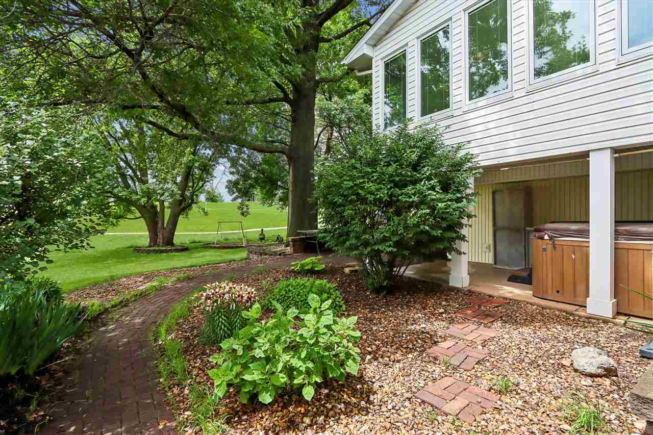 128 Country Club Road Williamsburg IA 52361