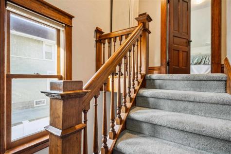 1715 7th Avenue Belle Plaine IA 52208