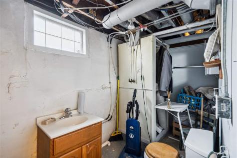 1715 7th Avenue Belle Plaine IA 52208