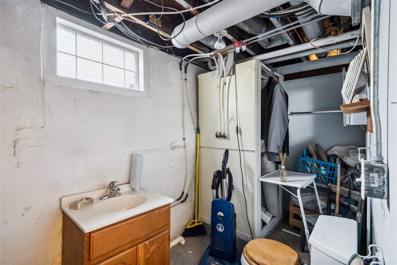 1715 7th Avenue Belle Plaine IA 52208