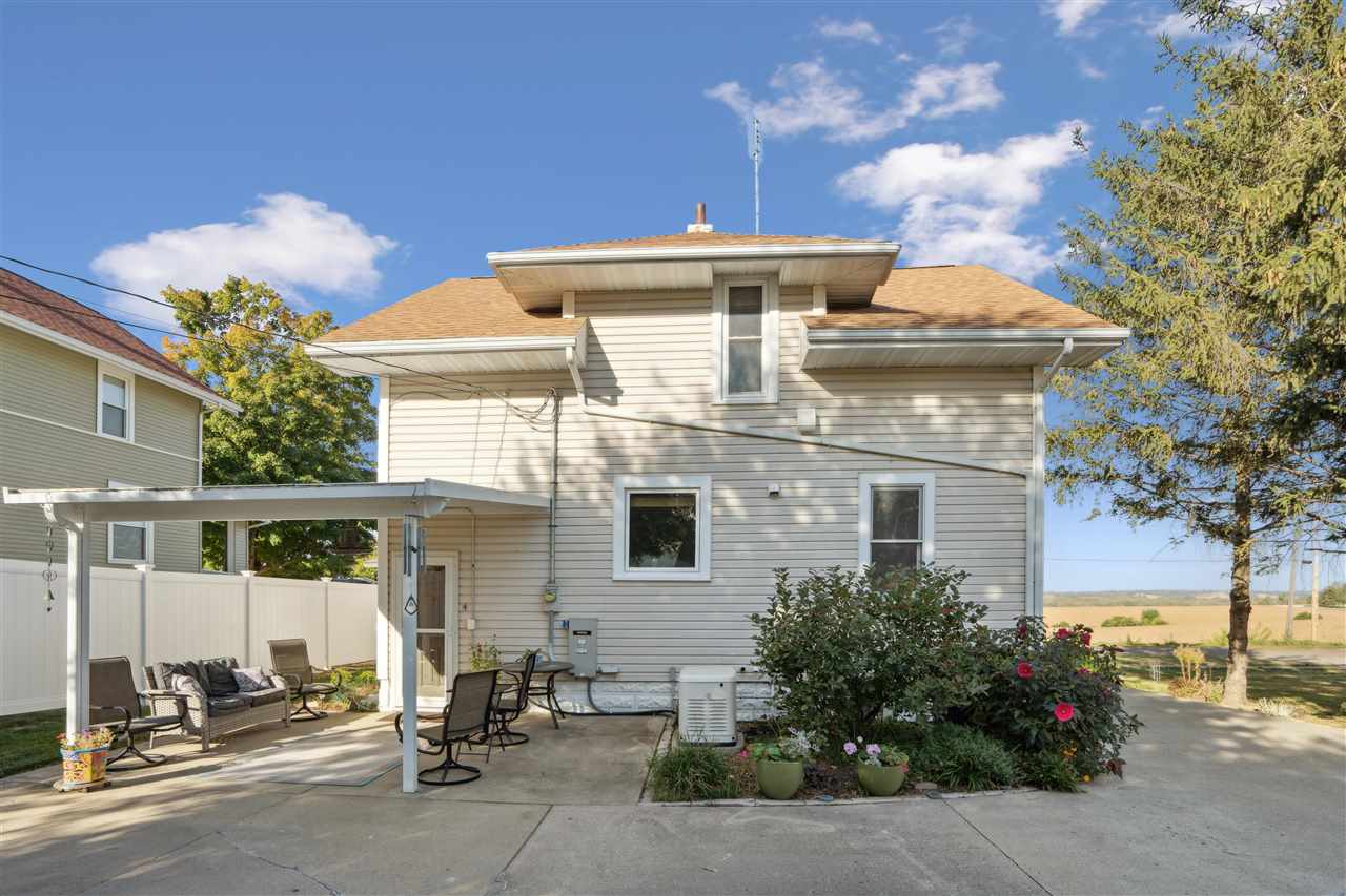 1715 7th Avenue Belle Plaine IA 52208