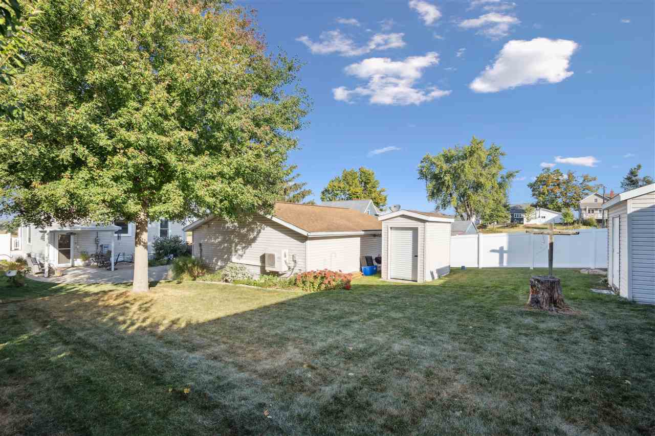 1715 7th Avenue Belle Plaine IA 52208