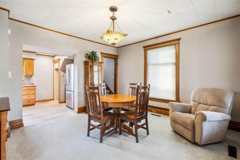 1715 7th Avenue Belle Plaine IA 52208