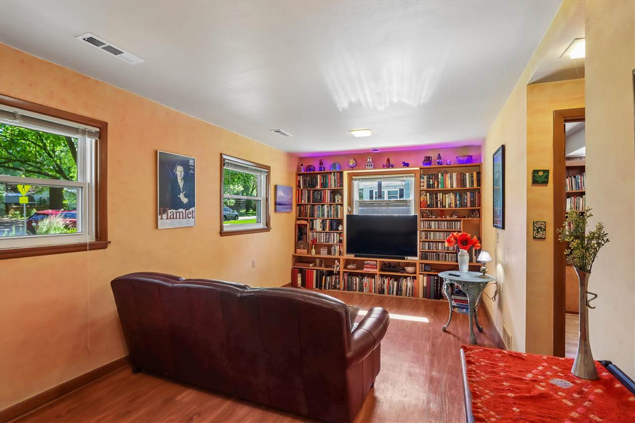 1429 Glendale Road Iowa City IA 52245
