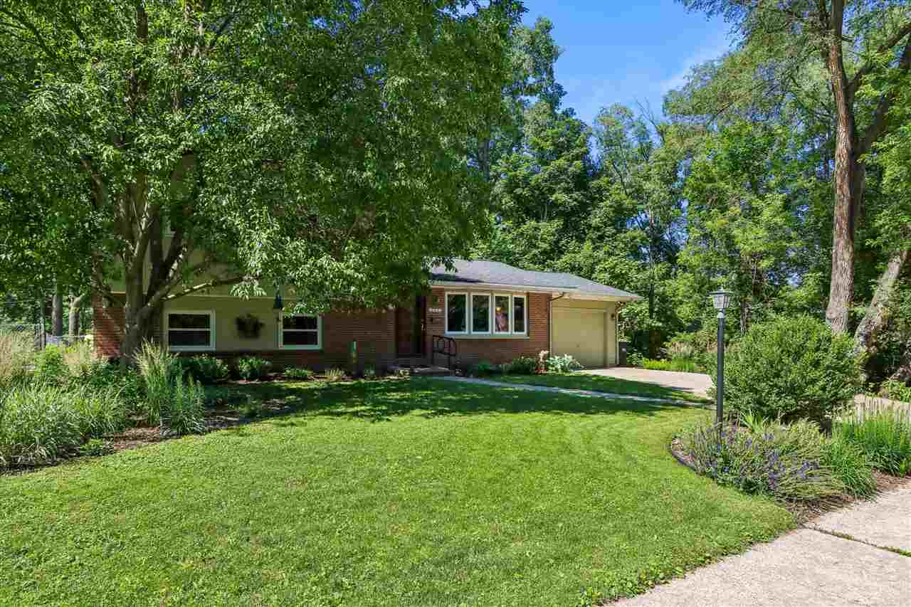 1429 Glendale Road Iowa City IA 52245