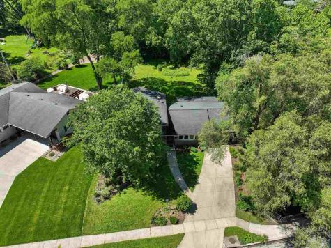 1429 Glendale Road Iowa City IA 52245