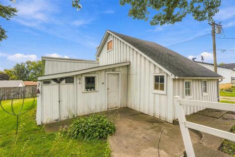 614 N Columbus Street West Liberty IA 52776
