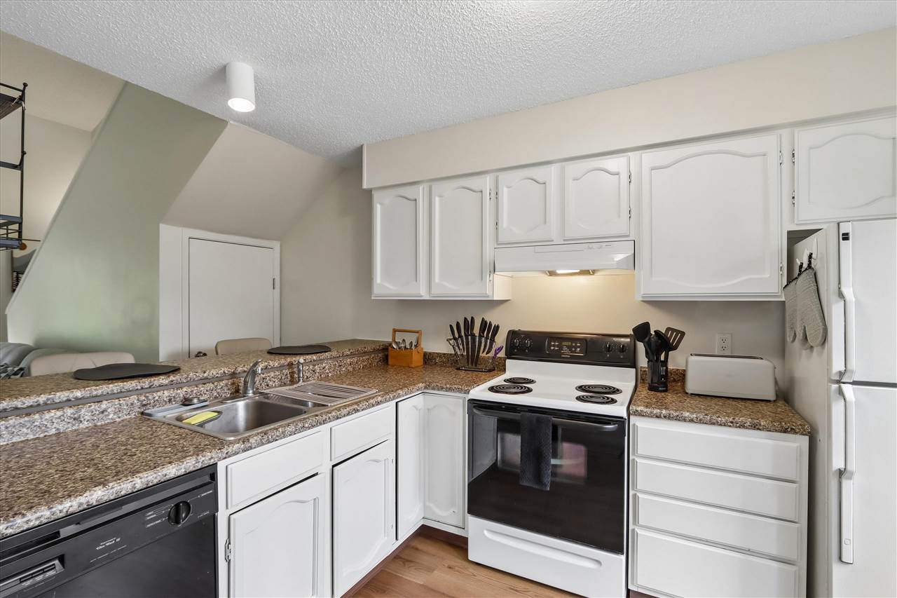 341 Samoa Drive Iowa City IA 52246
