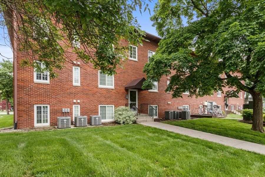 100 Grandview Court Iowa City IA 52246
