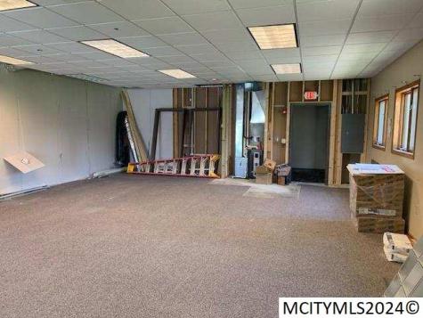 625 Village Green Drive SW Mason City IA 50401