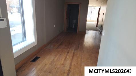 122-124 N Federal Mason City IA 50401