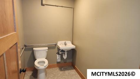 122-124 N Federal Mason City IA 50401