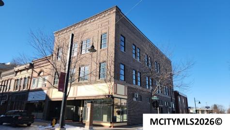 122-124 N Federal Mason City IA 50401
