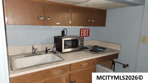 122-124 N Federal Mason City IA 50401