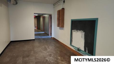122-124 N Federal Mason City IA 50401