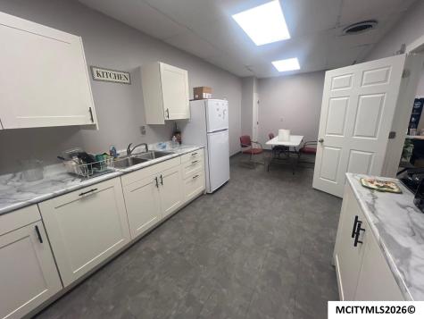 123 1st SE Mason City IA 50401