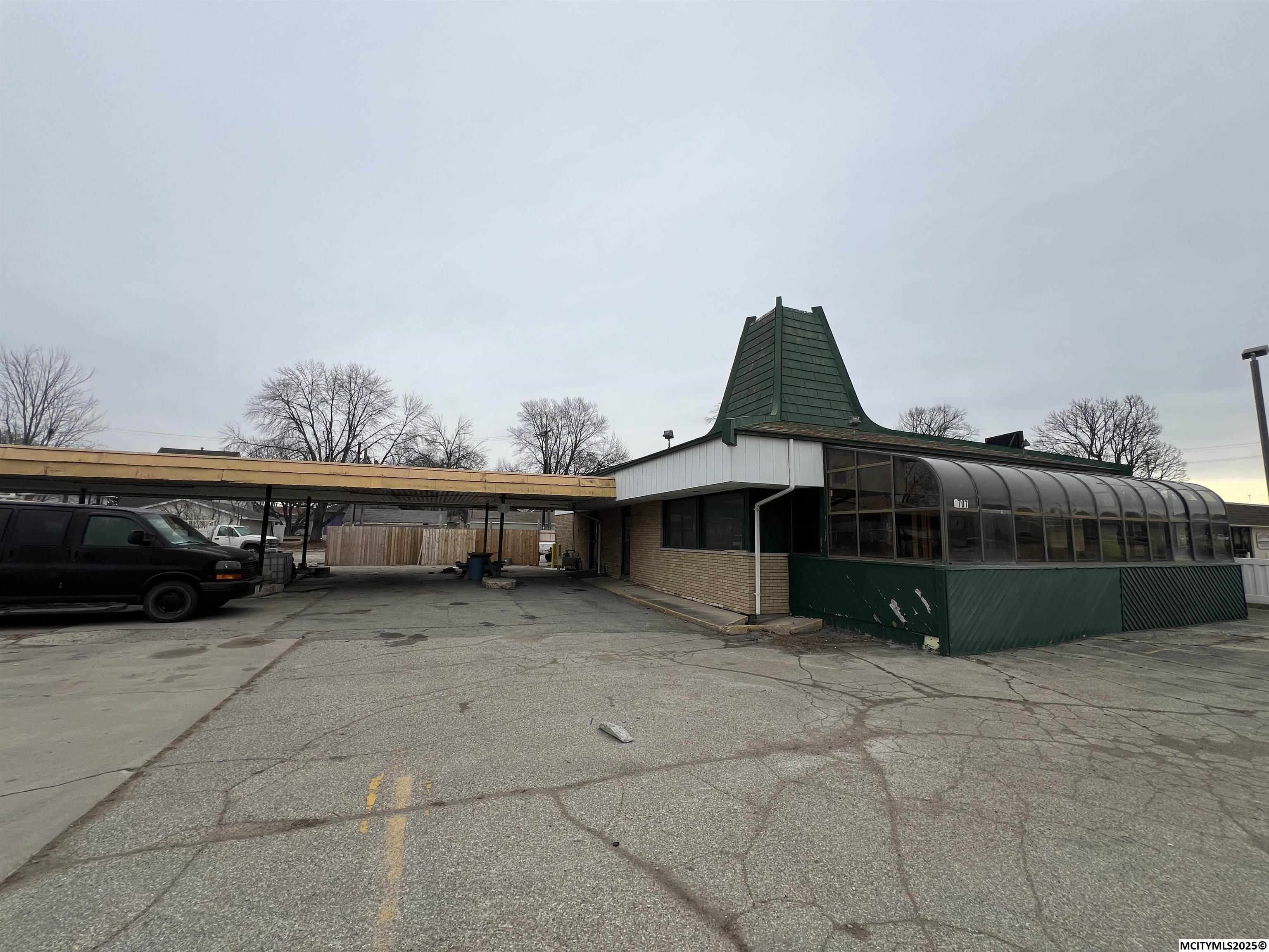 1707 S Federal Mason City IA 50401