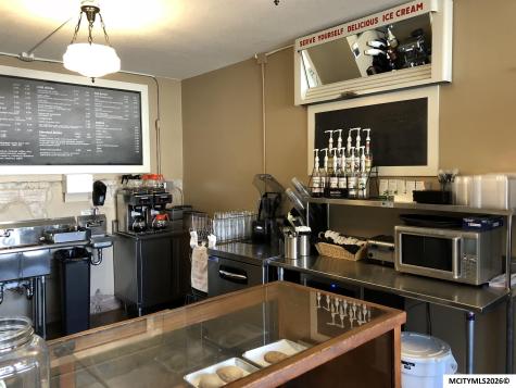 305-309 Gilman Street Sheffield IA 50475