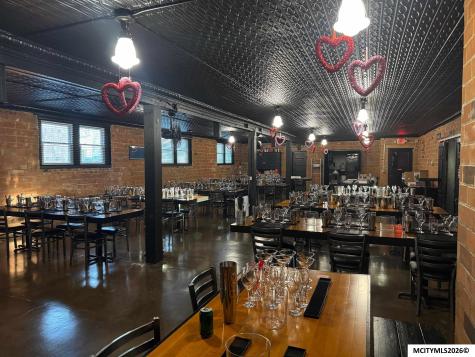 305-309 Gilman Street Sheffield IA 50475