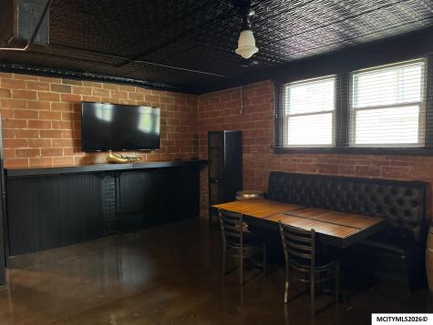 305-309 Gilman Street Sheffield IA 50475