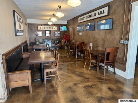 305-309 Gilman Street Sheffield IA 50475