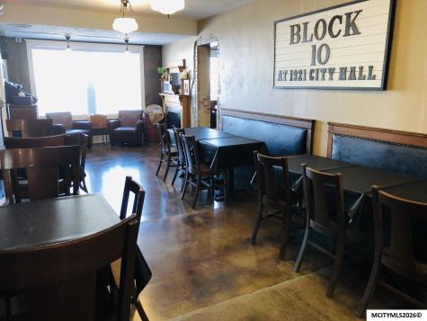 305-309 Gilman Street Sheffield IA 50475