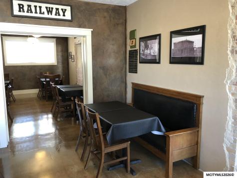 305-309 Gilman Street Sheffield IA 50475