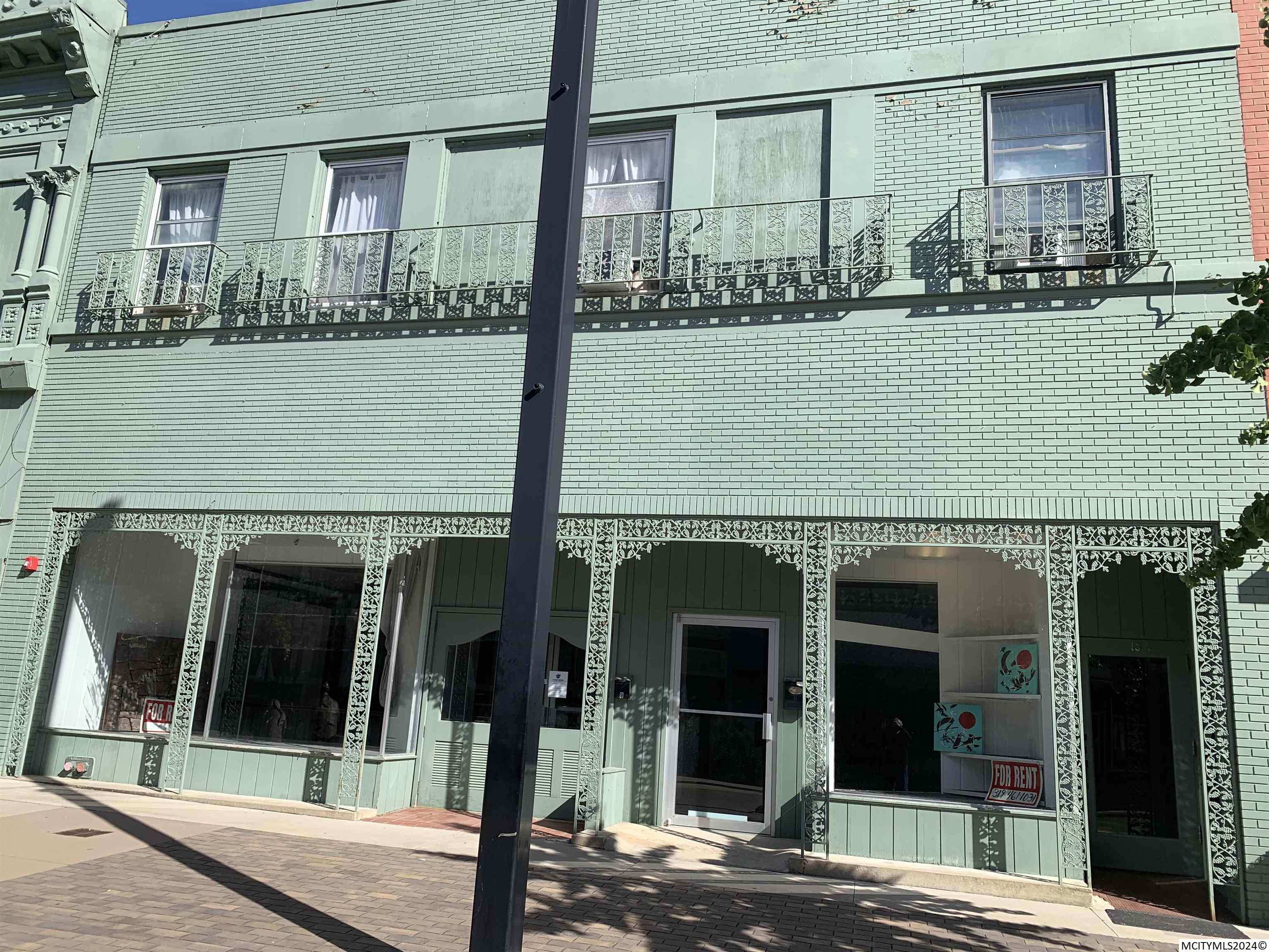 9 S Federal Mason City IA 50401