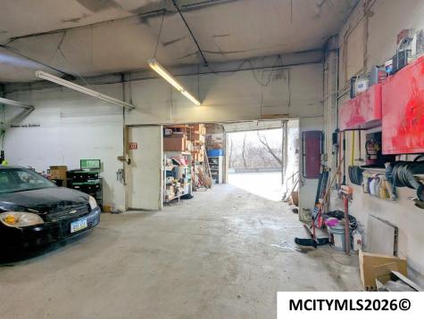 335-339 S Delaware Mason City IA 50401