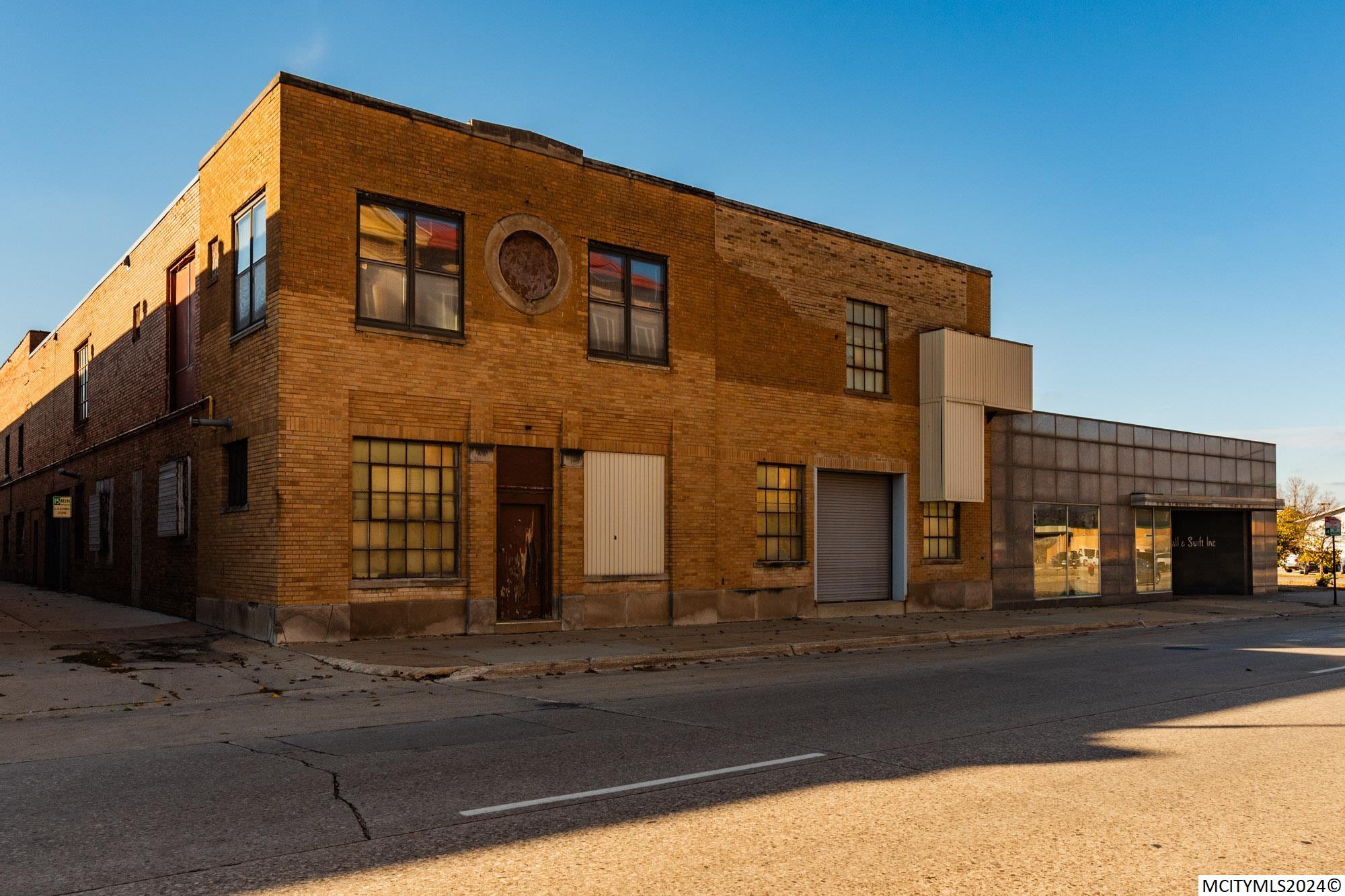 214 N Delaware Mason City IA 50401