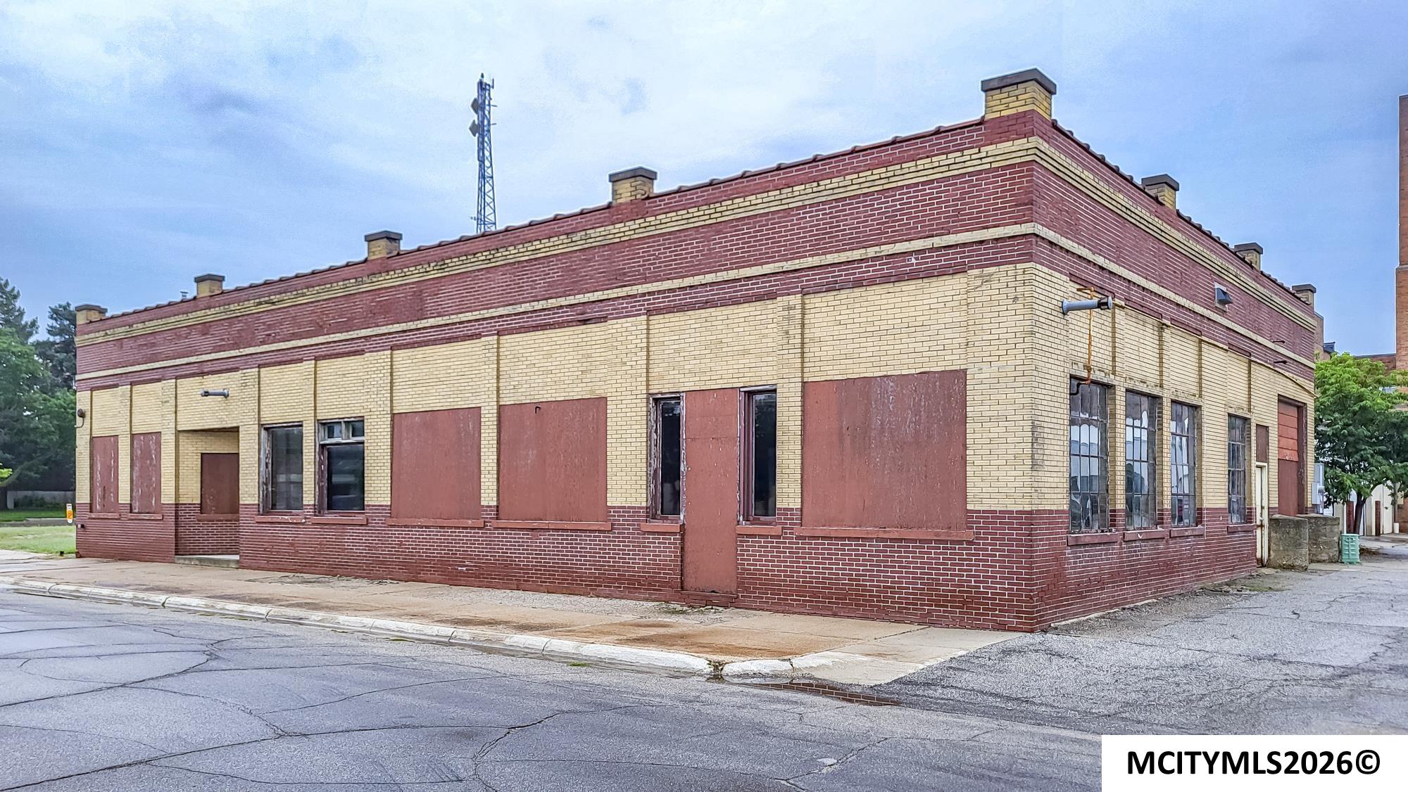 214 N Delaware Mason City IA 50401
