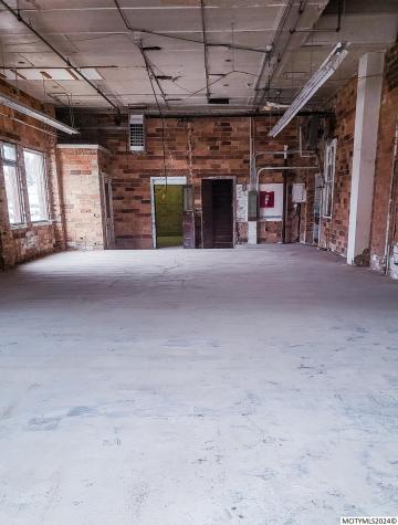 214 N Delaware Mason City IA 50401